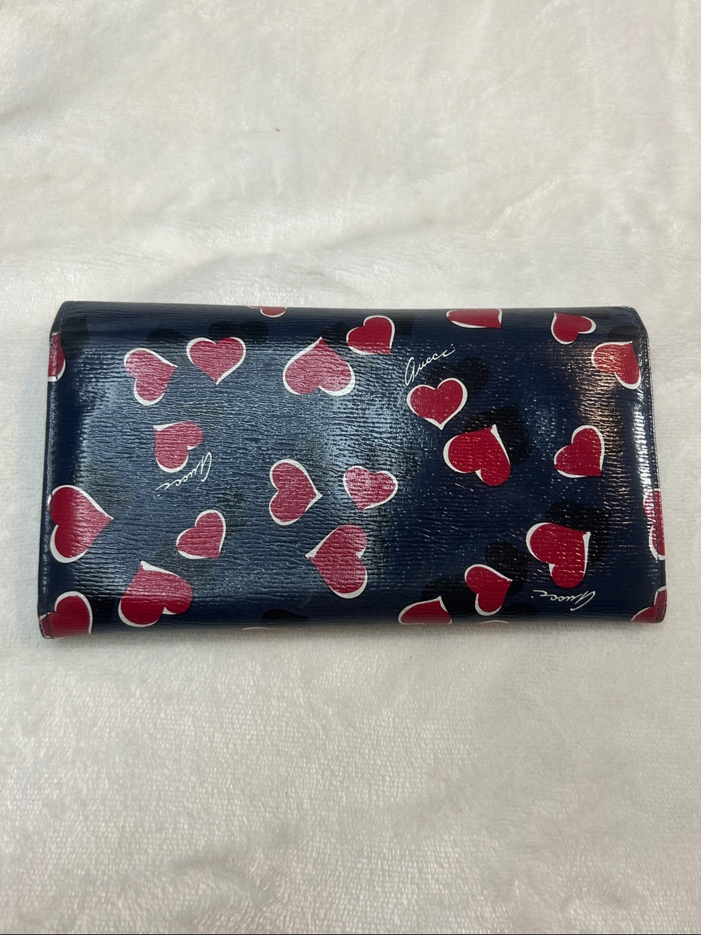 Gucci Navy Wallet LIMITED EDITION with Red Heart Print and Gold Logo NWOT - Picture 7 of 12